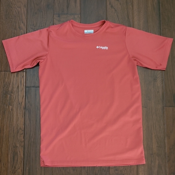 Columbia Coral T-Shirt with Flag on the back size XL (18-20) - Picture 1 of 4